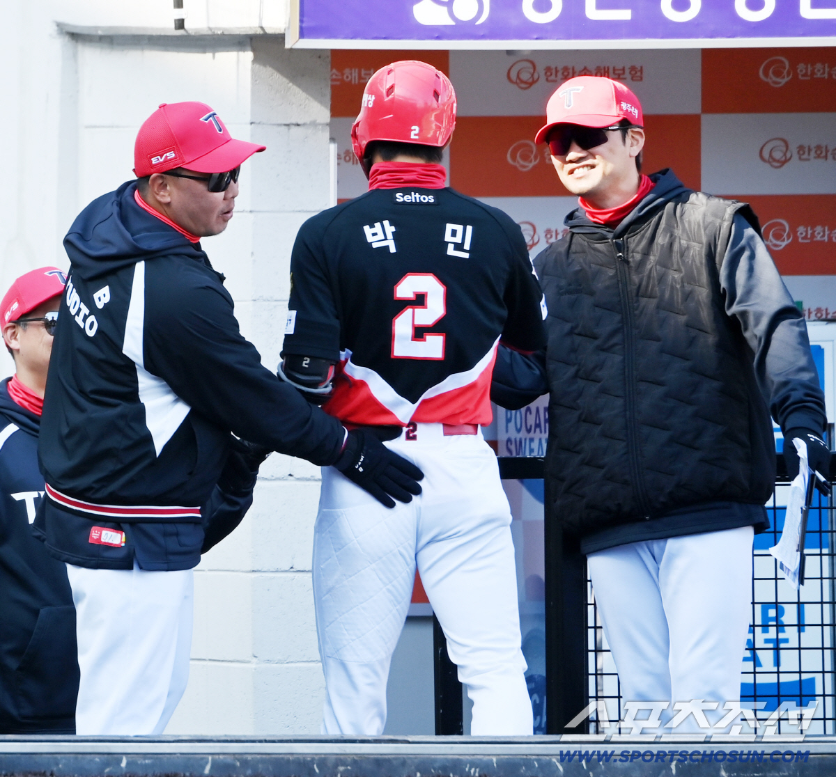 '거포 포수가 동점 만들고, 만능 타자가 끝냈다'…'9회 홈런쇼' 한화,…