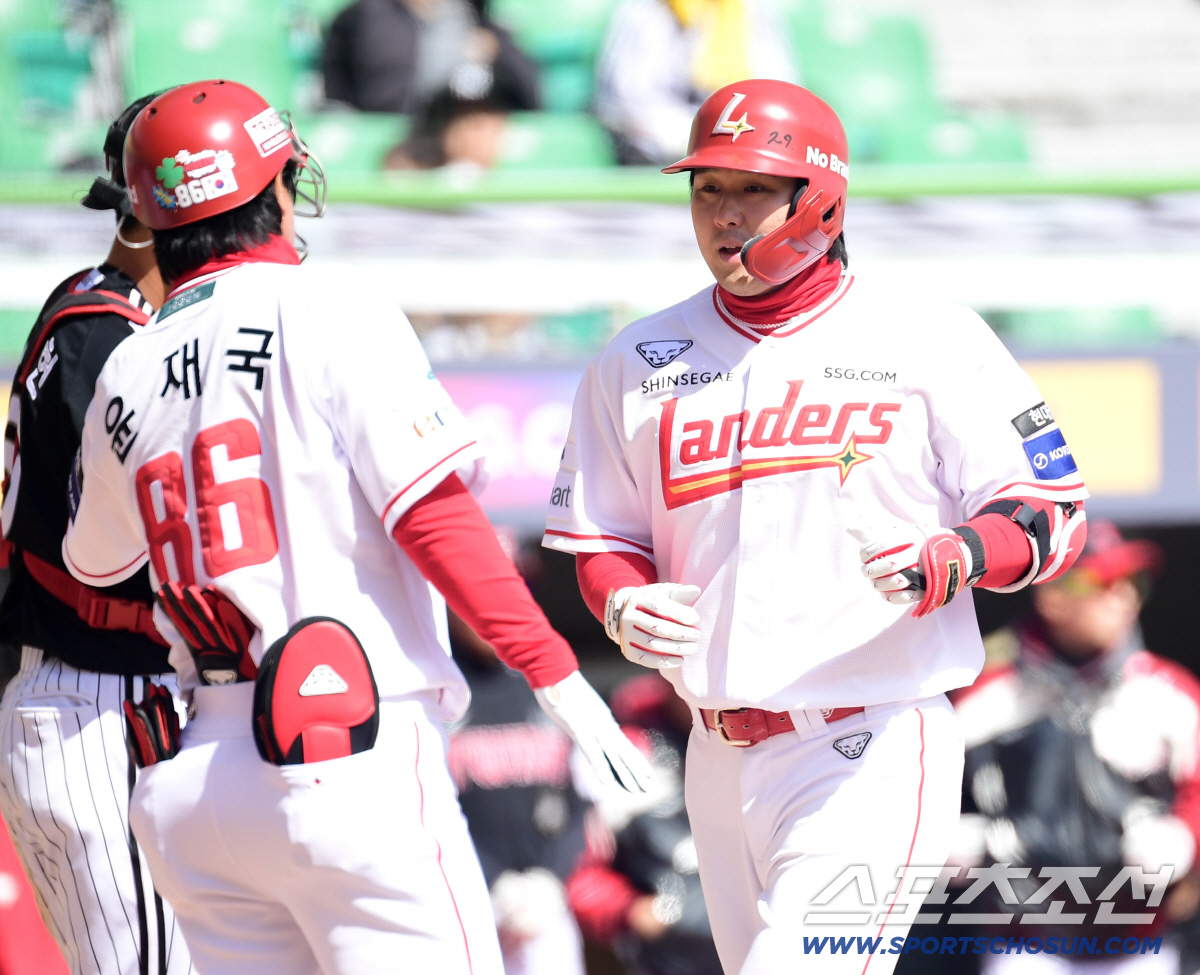 '24시간 걸린 귀국' WBC 좌완 건재 확인 → 홈런 6개 오간 대포공…