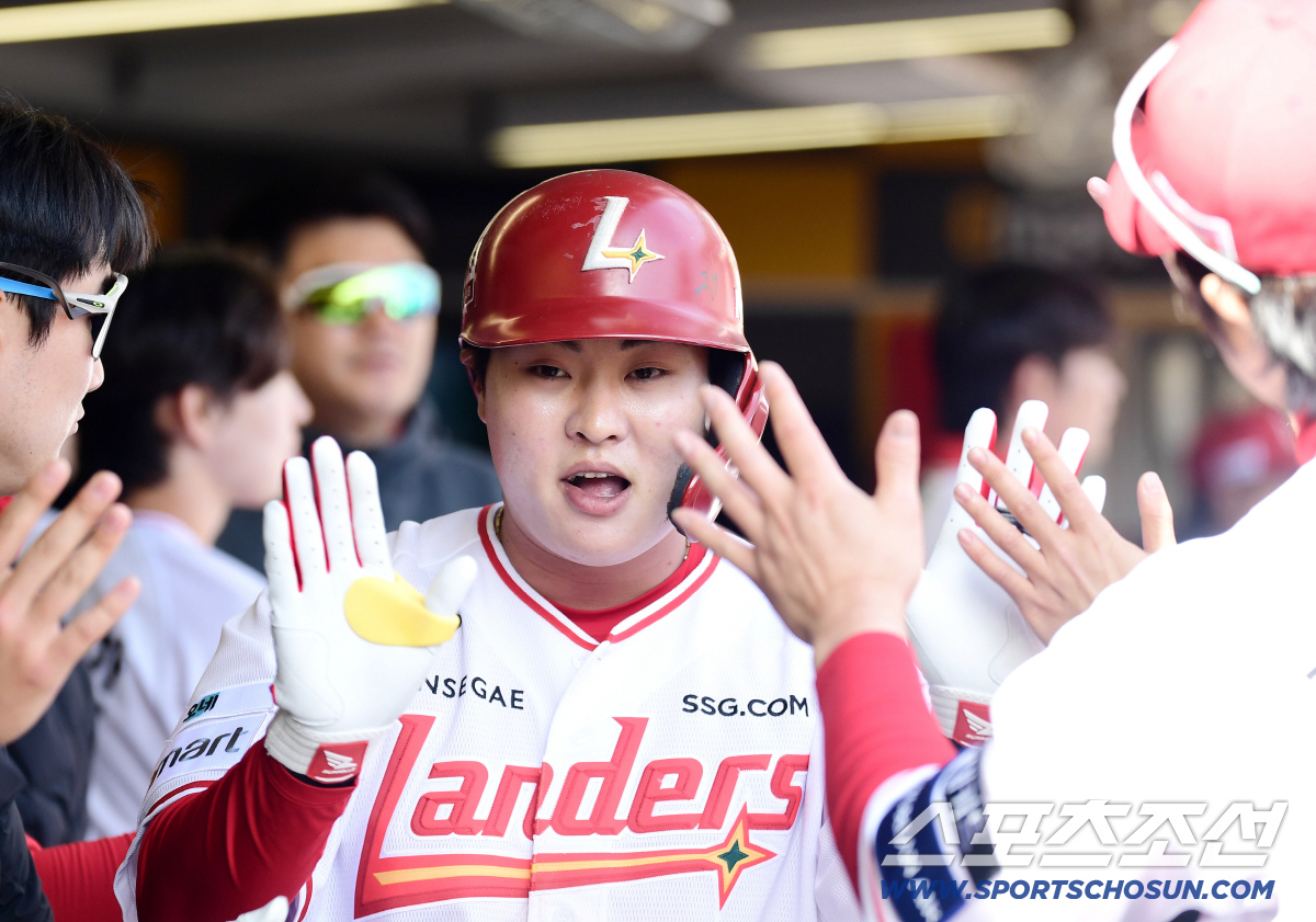 '24시간 걸린 귀국' WBC 좌완 건재 확인 → 홈런 6개 오간 대포공…