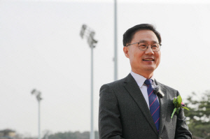 [경마] 강성오 조교사, 개인 통산 200승 달성…'아홉수' 넘고 새 이정표