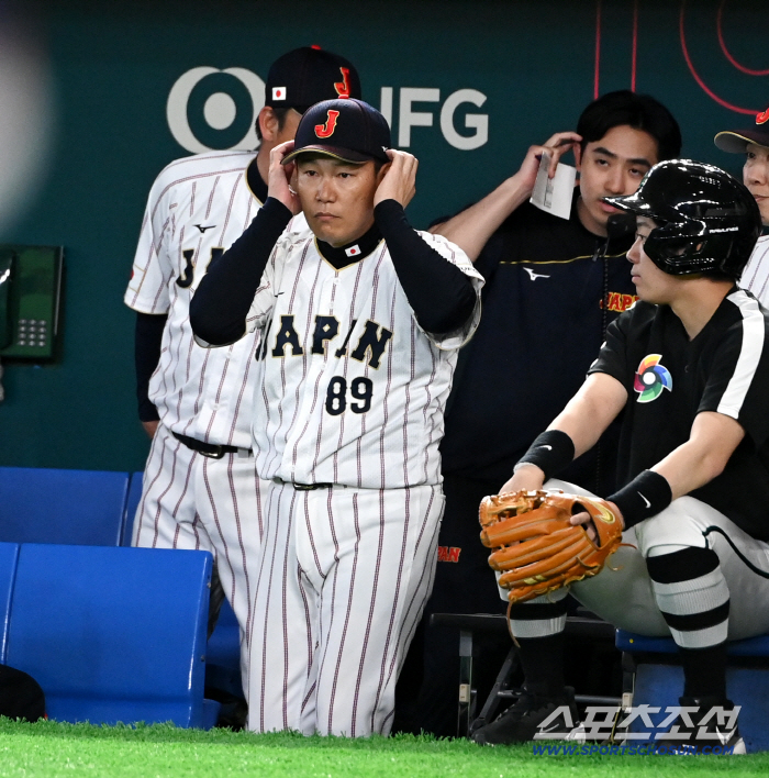 "극도로 불안했다" 日 WBC 8강 탈락 이유 이거였나…주전 포수, 충격 작심토로 나왔다