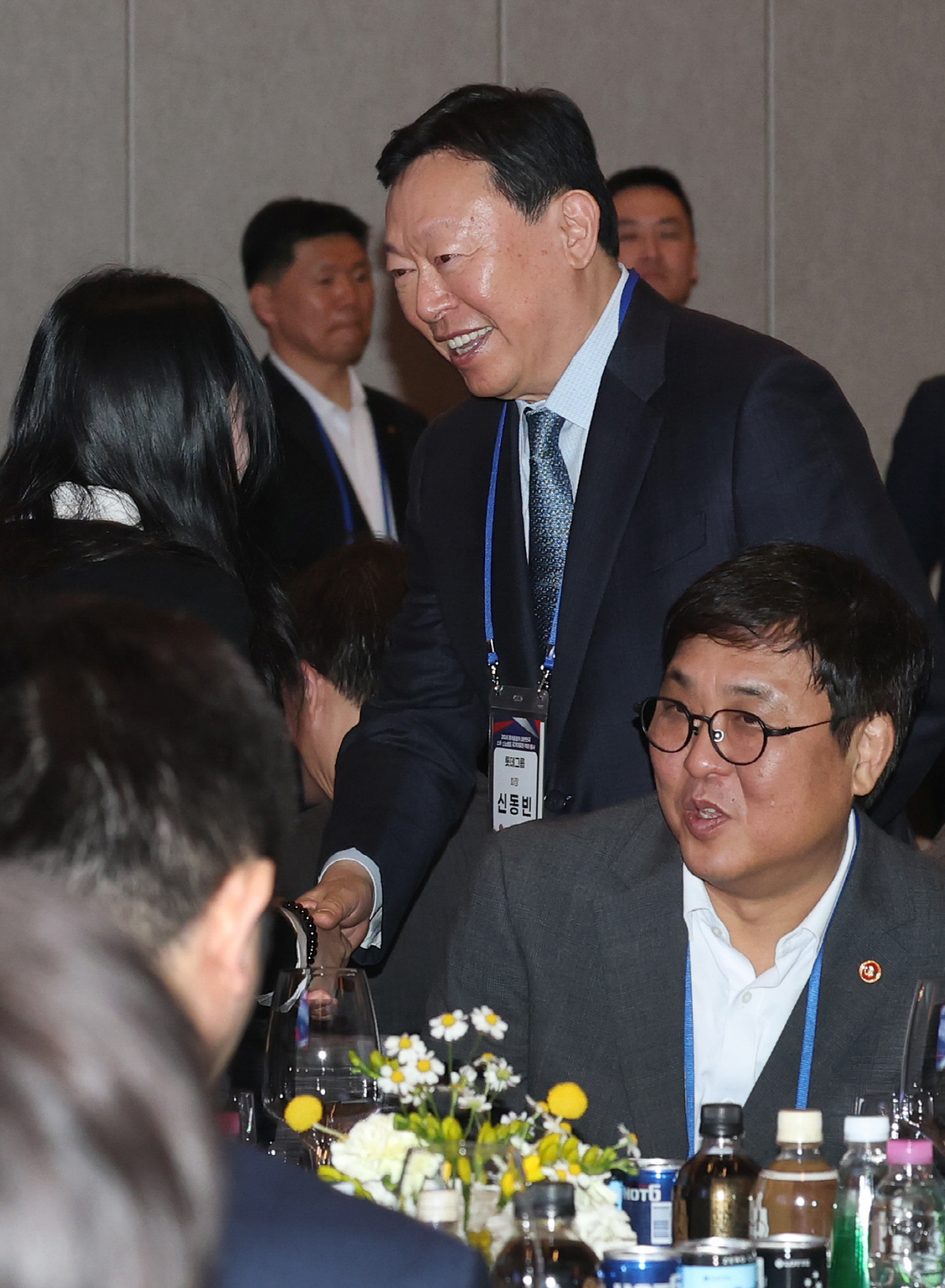 '찐 스키사랑' 신동빈 롯데 회장, '역대 최고 성적' 스키·스노보드 대…