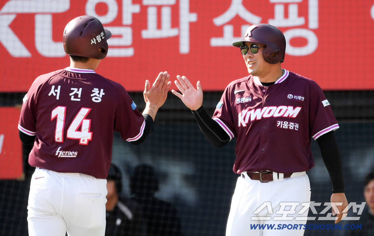 "오히려 더 잘 될 수 있다" 17연패 젊은 피에 믿음 준 사령탑에 화답…