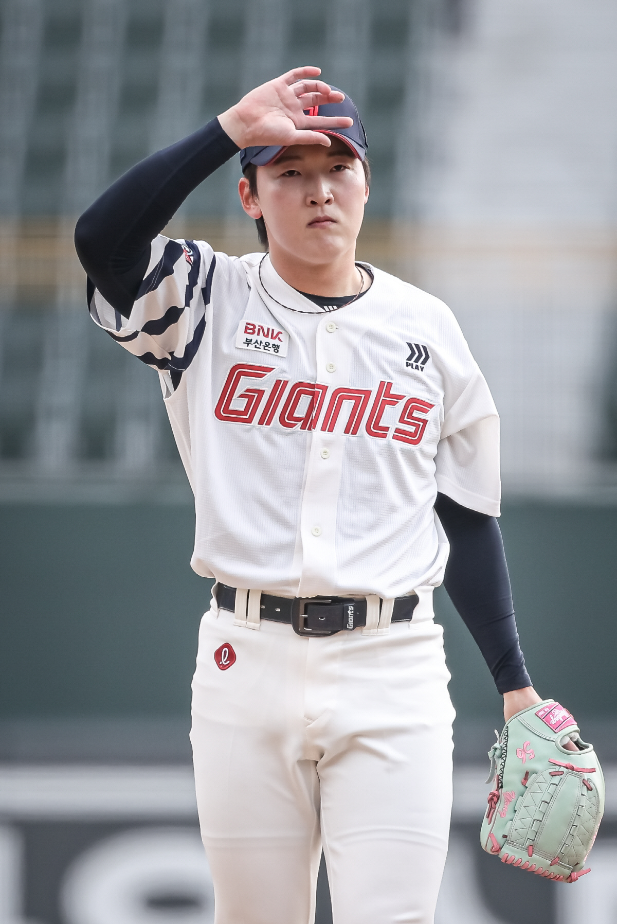 롯데 최강 불펜, 150km로 화려한 복귀..."사직 마운드에 서는 건,…