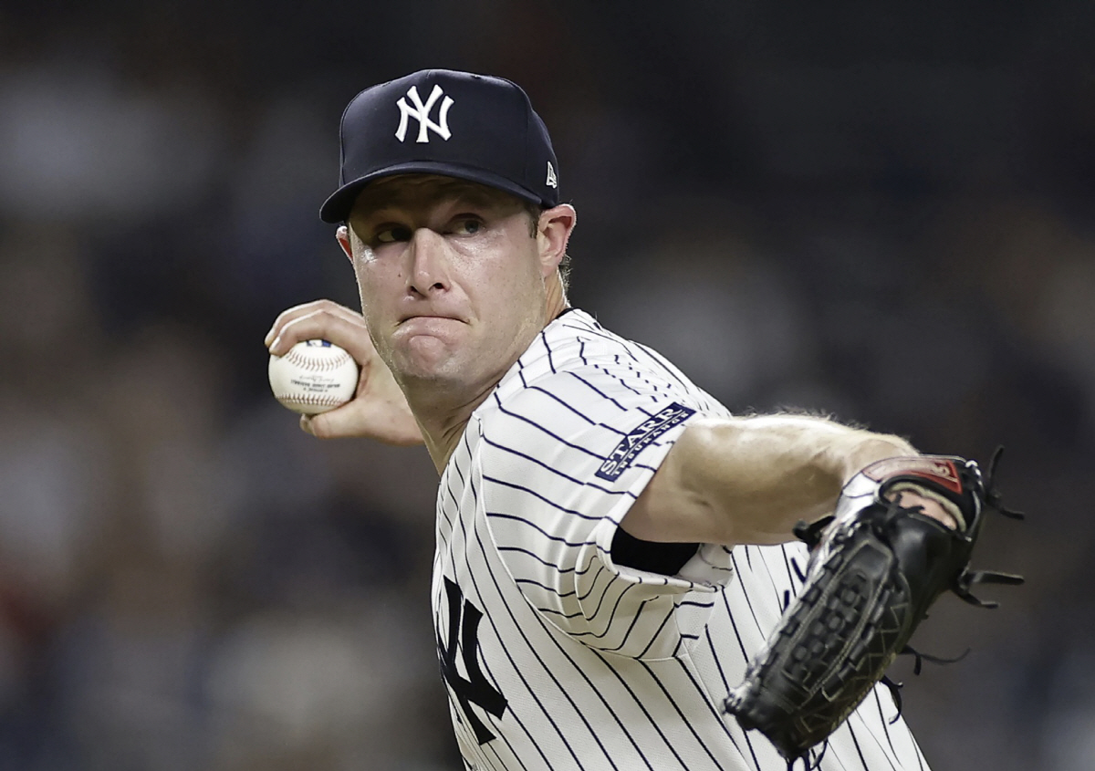 수염 기르고 등장한 4862억짜리 얼굴, 98.7마일 강속구 선보이고 곧…