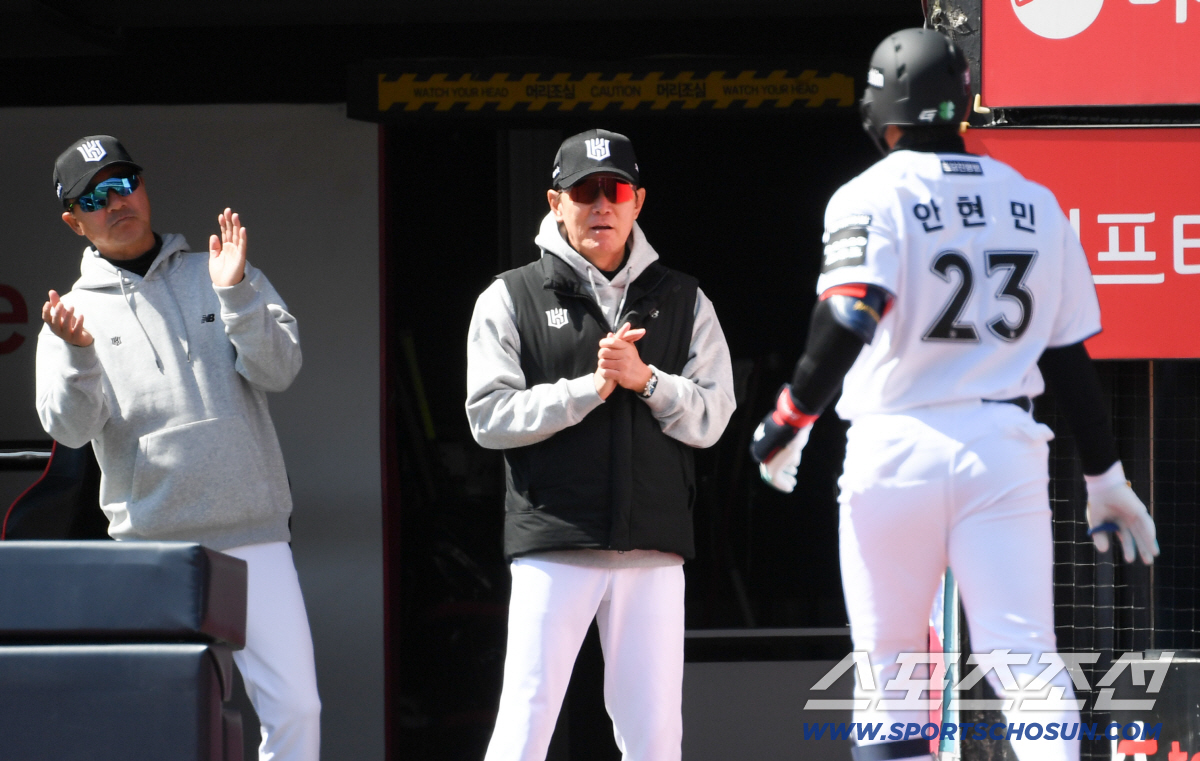 '진짜 괴물이네' 복귀전 보살→130m 장외포, 폭발한 안현민 감탄한 이…