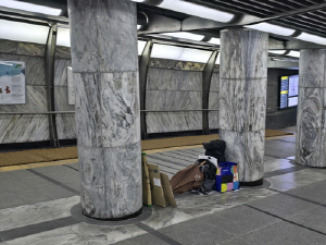 [BTS 컴백] '아미' 오고, 노숙인들 가고…광화문 집결지 '대이동'