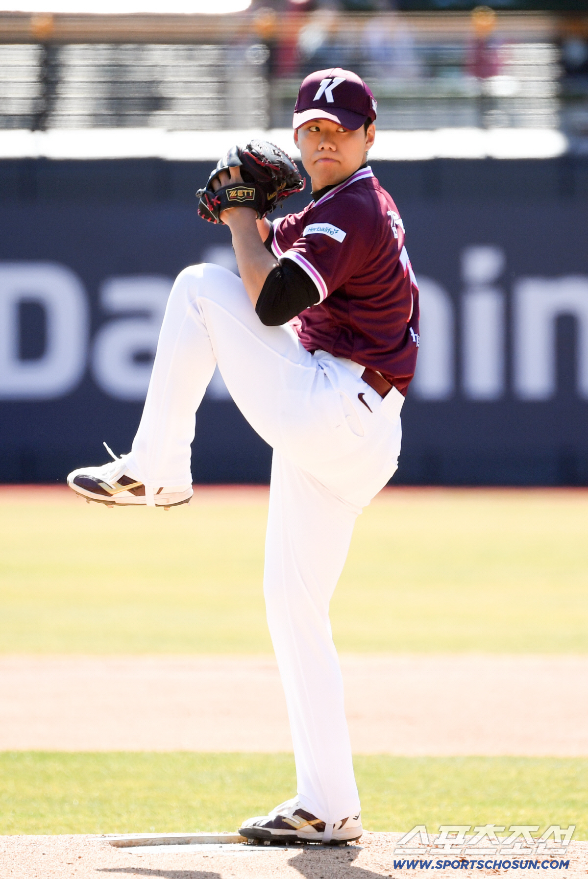 "피할거야? 아니요" 홈런 맞은 '괴물타자'와 만루 맞짱, '17연패'도…