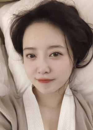 연예인 프리미엄?…구혜선 헤어롤 파우치, 15만원인데도 품절[SC이슈]