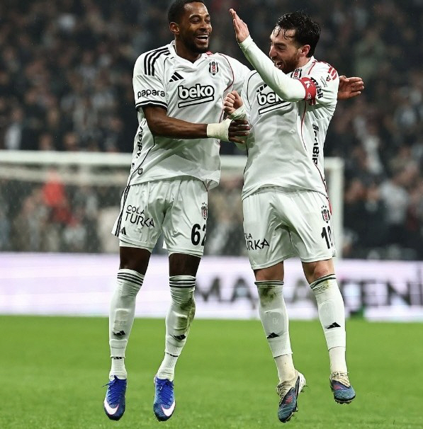 '韓 축구 대박, 이동국 보는 듯 했다' 오현규 환상적인 발리 4호골 폭…