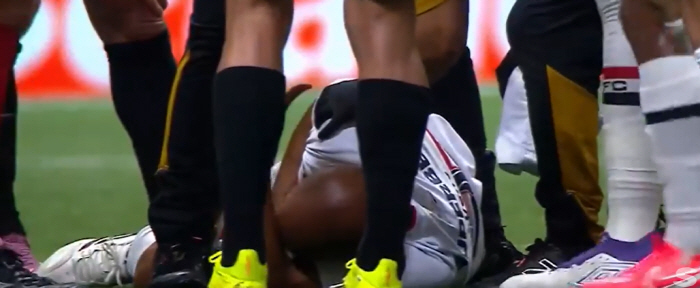 '손흥민 또 열받겠다' SON 살인태클→'아약스전 해트트릭' 모우라 브라…