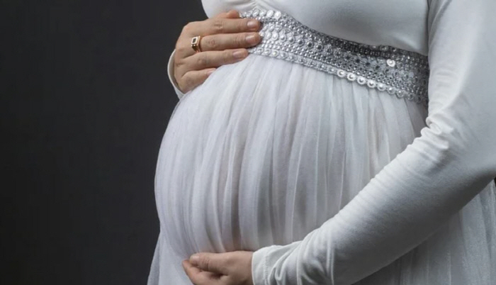 "아이 낳으러 섬으로 간다"…임신부들 美 '원정 출산' 논란