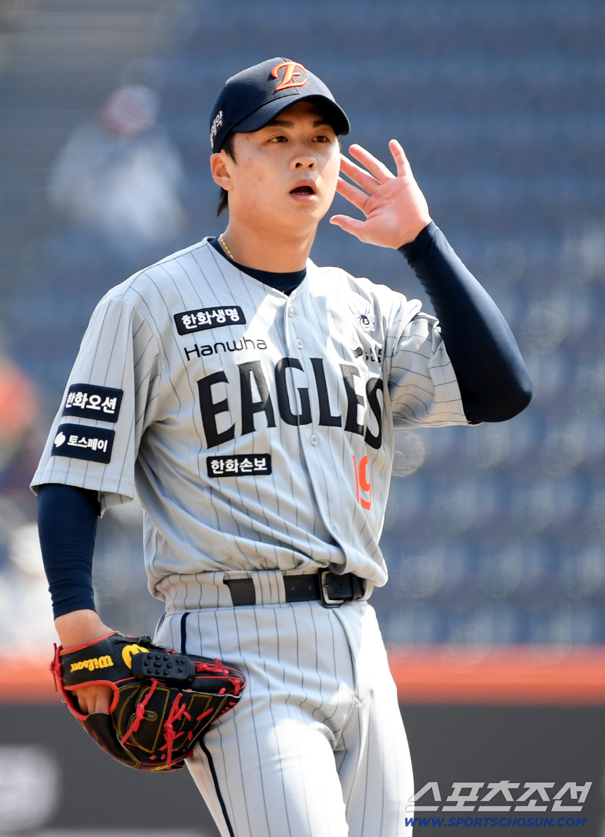 연봉 3억인데 선발&필승조 확실? 아시아쿼터 열풍에 주눅든 한국 야구, …