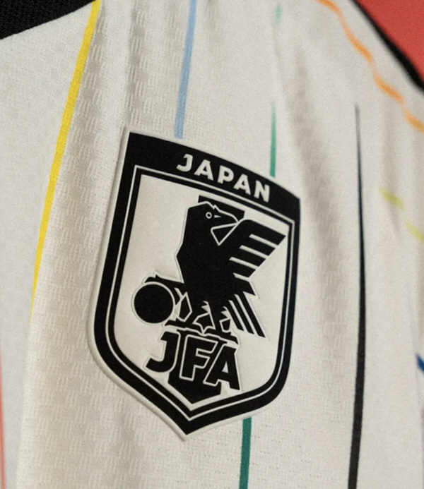 [오피셜]"홍명보호 '몸빼 바지'와 다르네" 日 월드컵 원정유니폼 공개,…