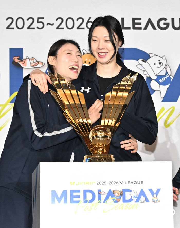 기적의 주인공? → 현실의 무게감…1위 사령탑은 '2강 다툼'에 걸었다 [청담포커스]