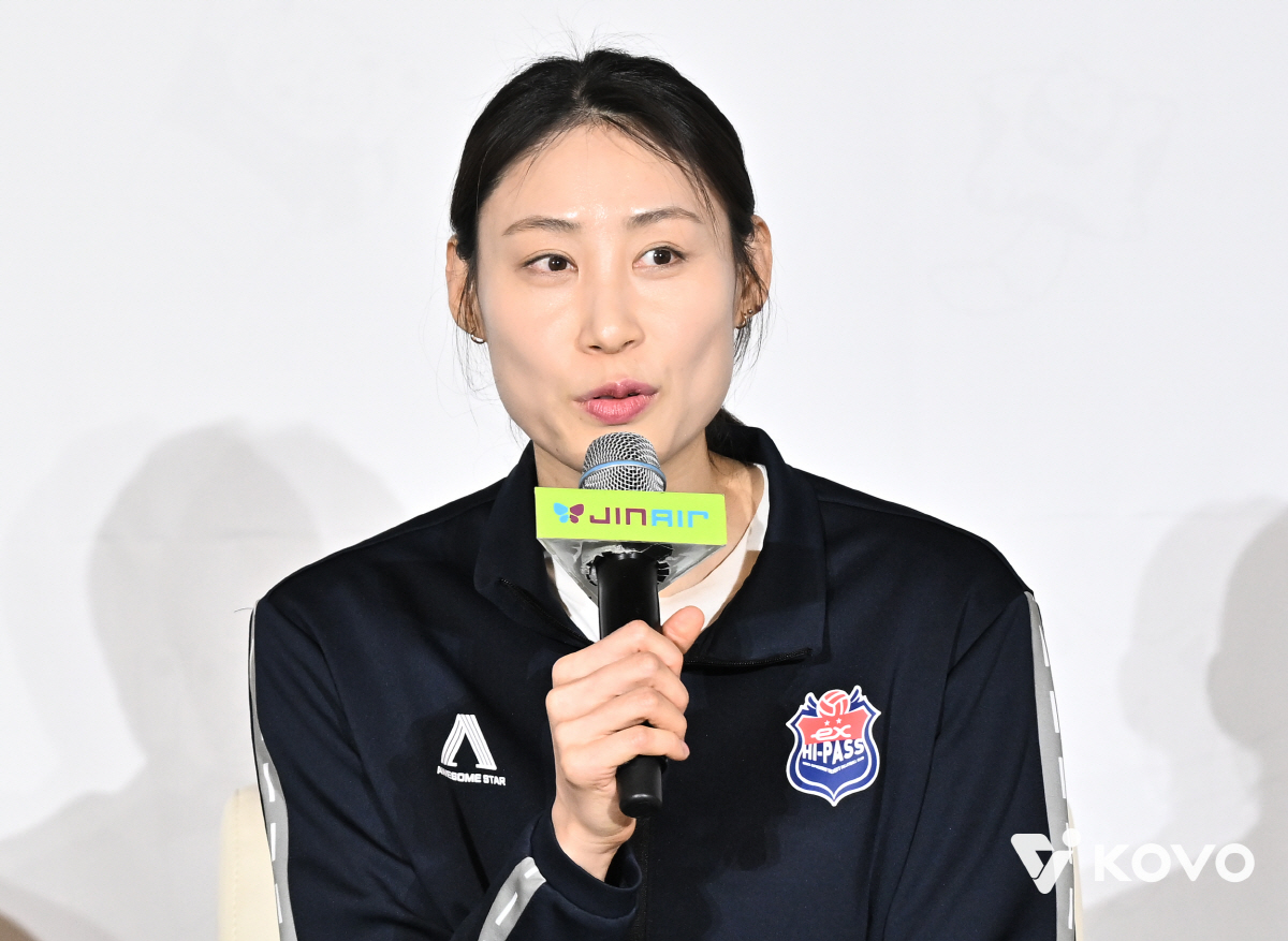 기적의 주인공? → 현실의 무게감…1위 사령탑은 '2강 다툼'에 걸었다 …