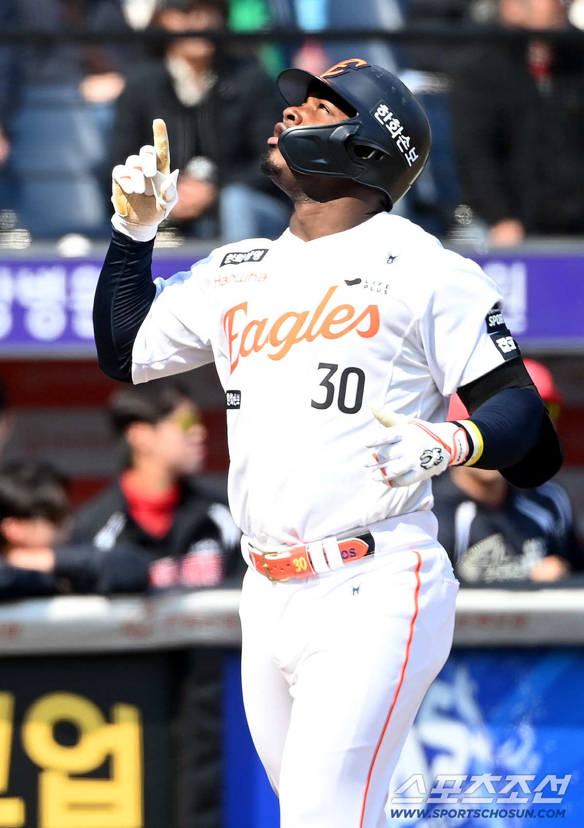 한화 타선 진짜 무섭다…'장단 18안타 폭발' KIA와 화력전 연이틀 승…