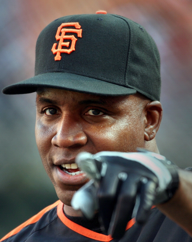 '약물 오명→코치 1년 만에 해고' 굴욕의 홈런왕, 10년 만에 ML 컴백! 그런데 '입담'은 좀 나으려나