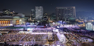[BTS 컴백] 완전체 7인에 '보랏빛 광화문' 4만여명 환호(종합2보)