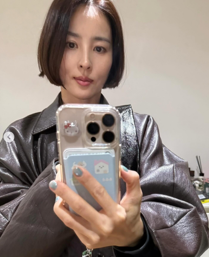 한혜진, 못 알아보겠네...머리 '싹뚝' 자르자 완전 다른 사람