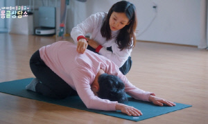 이효리, 요가원서 '수업하는 모습' 최초공개...'1대1 수업' 나선 진짜 이유