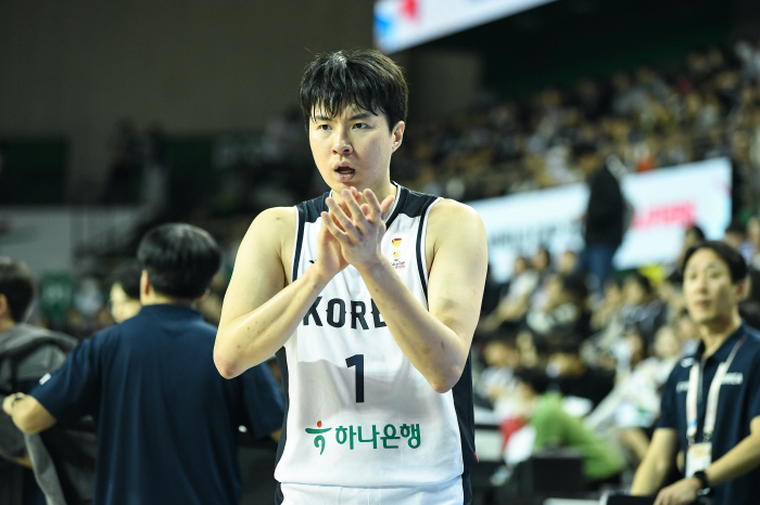 "이현중이 와타나베 유타보다 못하다고?" 美 매체 "B리그, NBA 진출 톱 3 플레이어. 와타나베, 이현중 팀동료 스탠리 존슨"