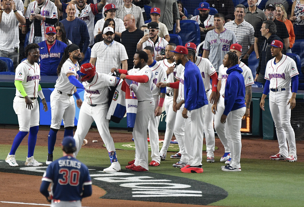 "오이시! 日 사랑해" 다들 '우웩'할 때 광고 땄다…한국 콜드승 뒤 무…