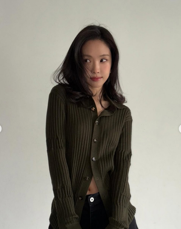 '46kg' 손나은, 살이 또 빠졌네...원래도 말랐는데 '한 줌 허리'된 근황