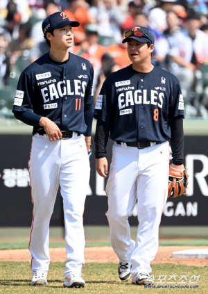 '봄 롯데 어떻게 이겨요' 엄상백 7실점 와르르, 칭찬 일색 → 또 위기 [부산 리포트]