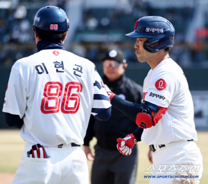 '미쳤다 롯데!' 16안타-12득점 대폭발, 한화 꺾고 승률 0.857 질주[부산 리뷰]