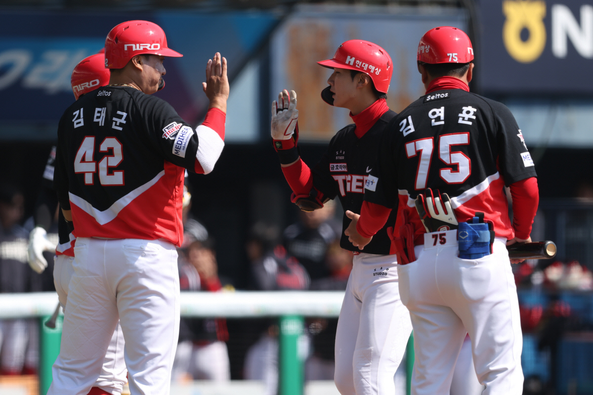 '쾅!쾅!쾅! 13안타 폭발' KIA 백업 맞아? 4연패 탈출…네일 무실…