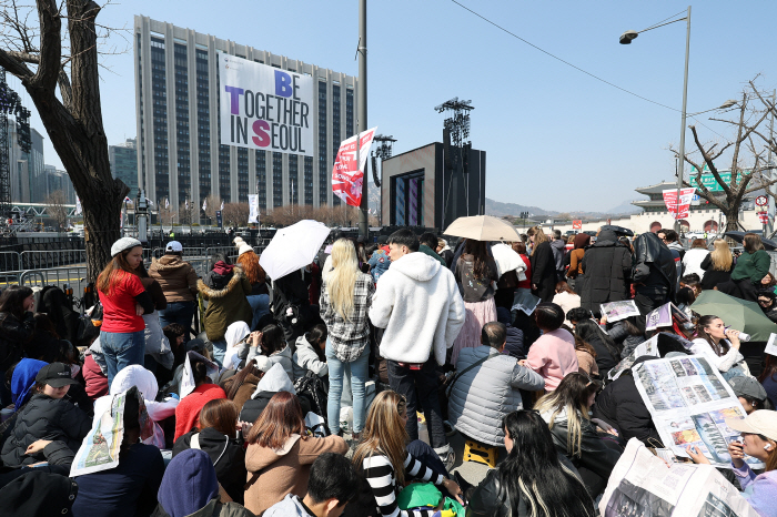 [SC현장]"티켓 없어도 왔어요"…모녀도 함께 찾은 광화문