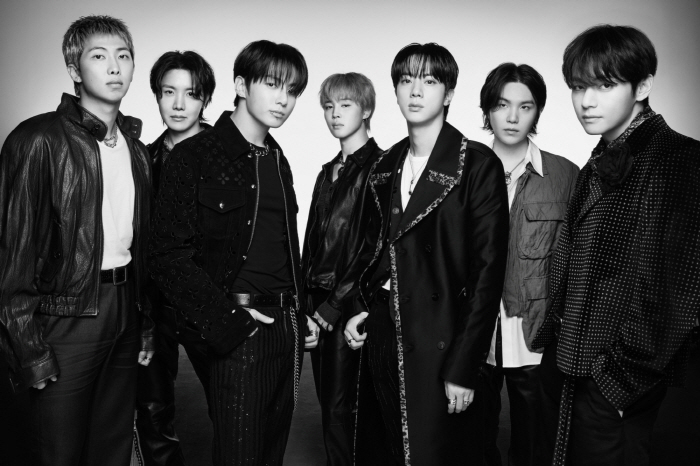 방탄소년단 "완전체 컴백 두려웠다…어떻게 다시 뭉칠 수 있을지 새로운 도전"