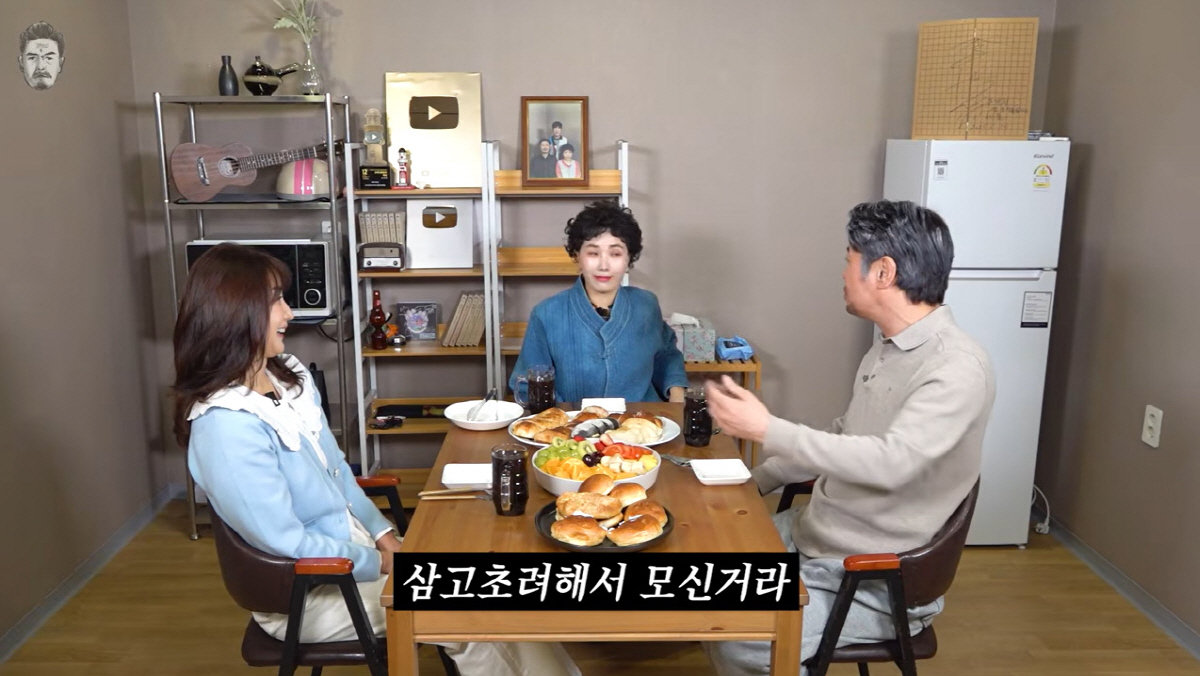 김대희, 승무원 출신 6세 연하 ♥아내 공개.."스물 여섯에 결혼했다"(…