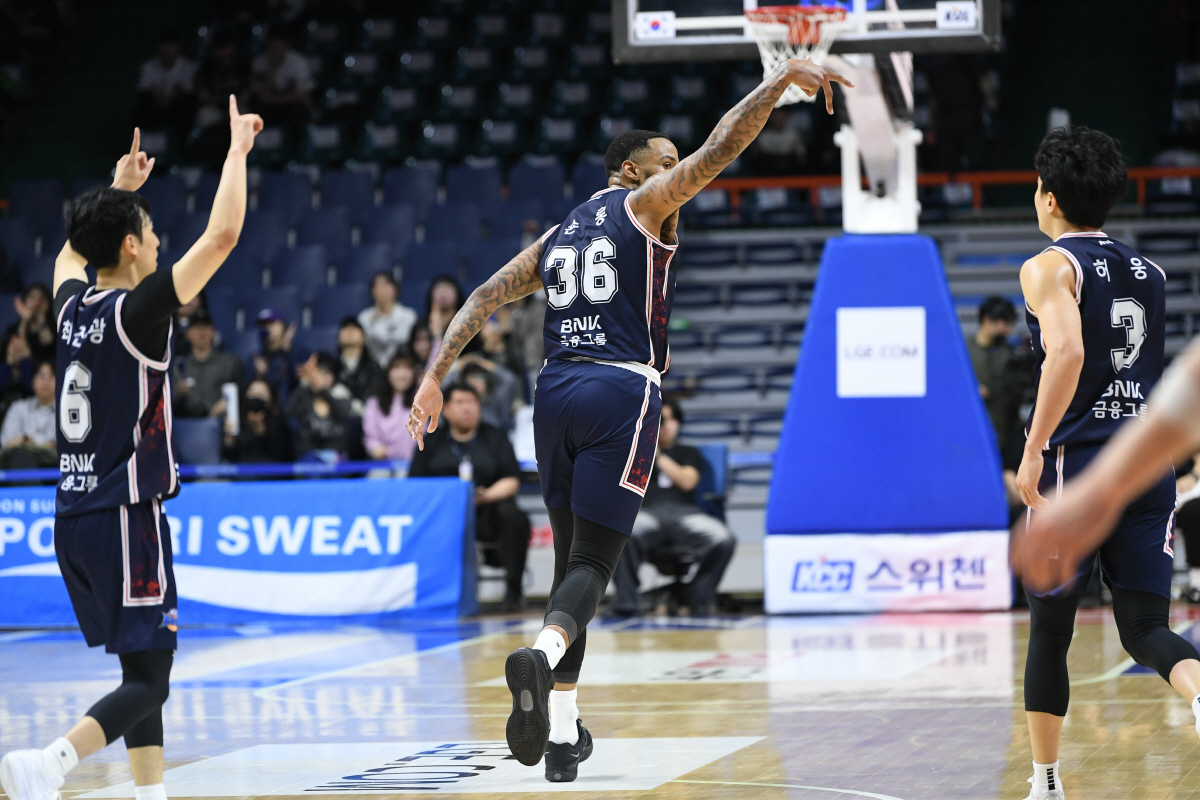 고양 소노 9연승 질주, '봄 농구' 굳히기 돌입…부산 KCC 3연패 탈…