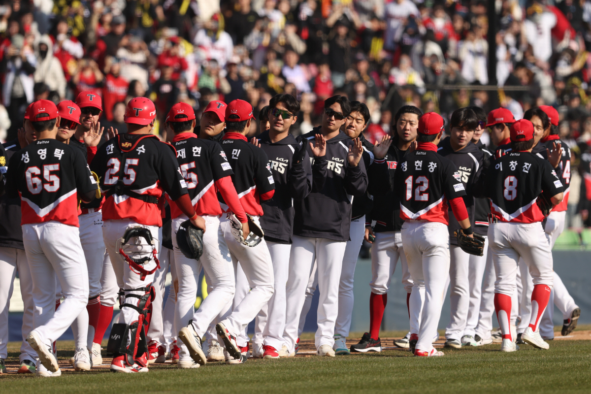 "KIA 애정 다 못 버린 듯" 호텔까지 급습…80억 영광도 좋지만, 1…