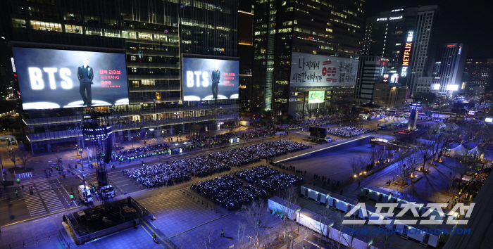 [SC현장]BTS '세기의 컴백', 왜 무사고였나…질서·통제가 만든 광화문
