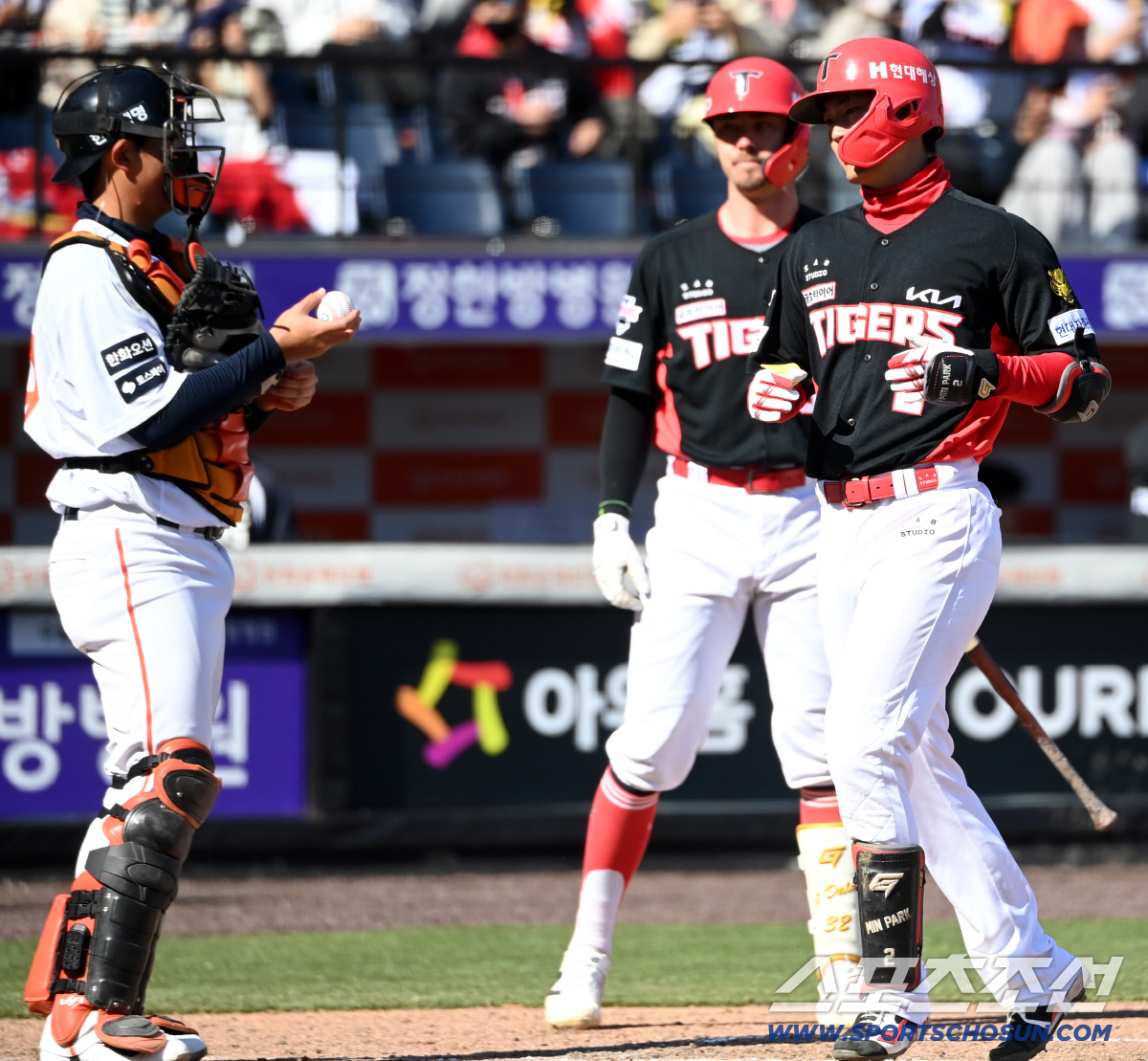 'OPS 1.245' KIA 1R 드디어 터지나…329HR 우타 레전드도…