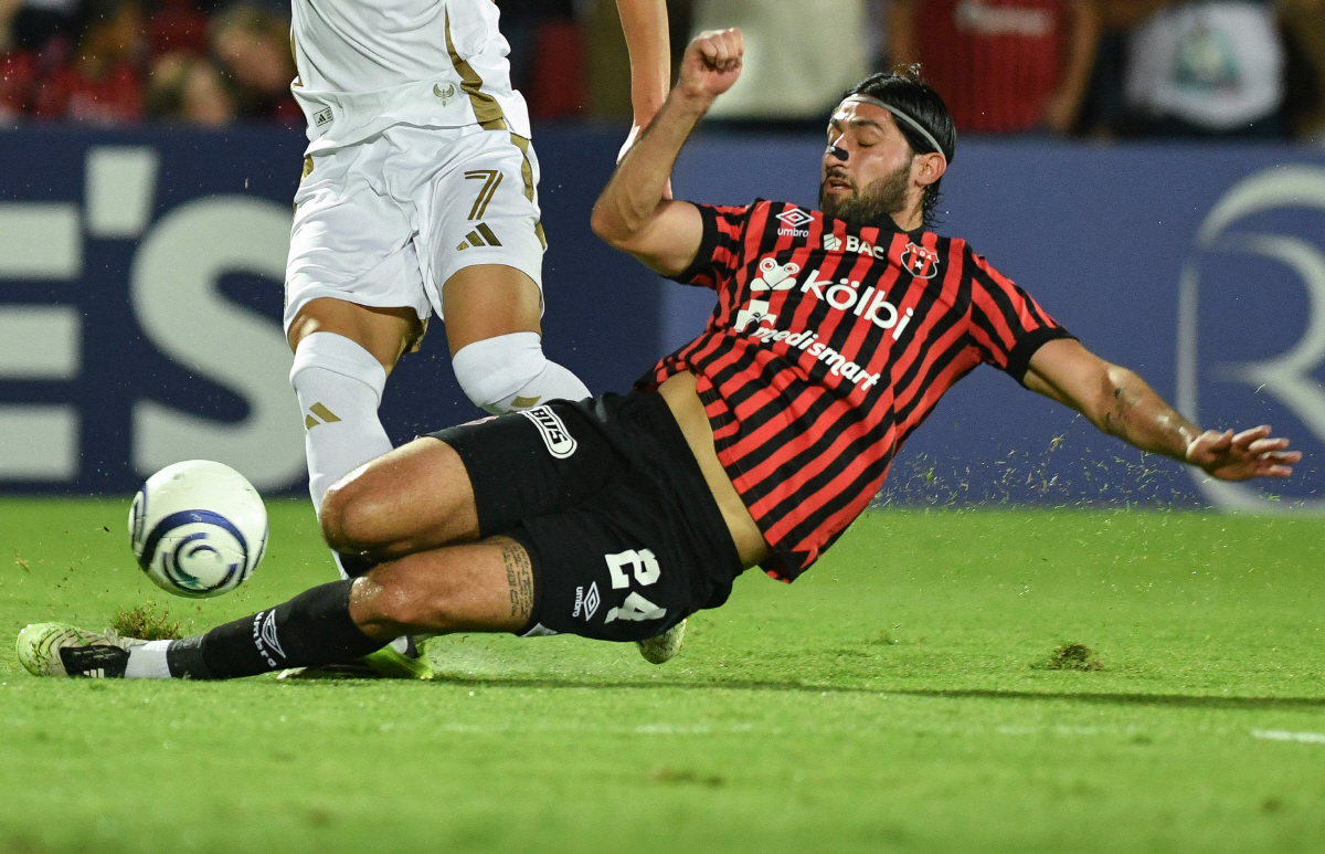 손흥민 또 쓰러졌다! 발목 완전히 박살→월드컵 출전 무산, 韓 축구 '최…