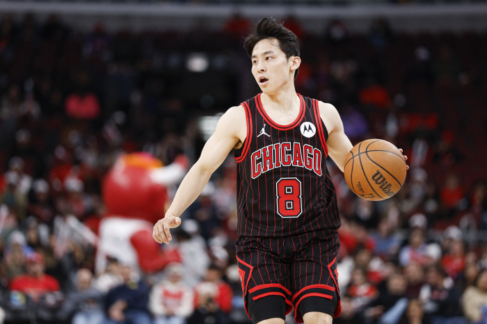 이건 킹정이지! 'NBA 도전=매년 30억원 포기' 카와무리 유키 연봉 전격 공개. 7배 적게 받고 NBA 도전위해 잔류