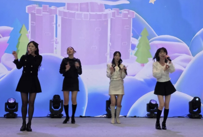 '청와대 간 스마일리 金윤지' 이재명 대통령,패럴림픽 국대 오찬 격려..…