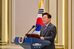 '청와대 간 스마일리 金윤지' 이재명 대통령,패럴림픽 국대 오찬 격려...