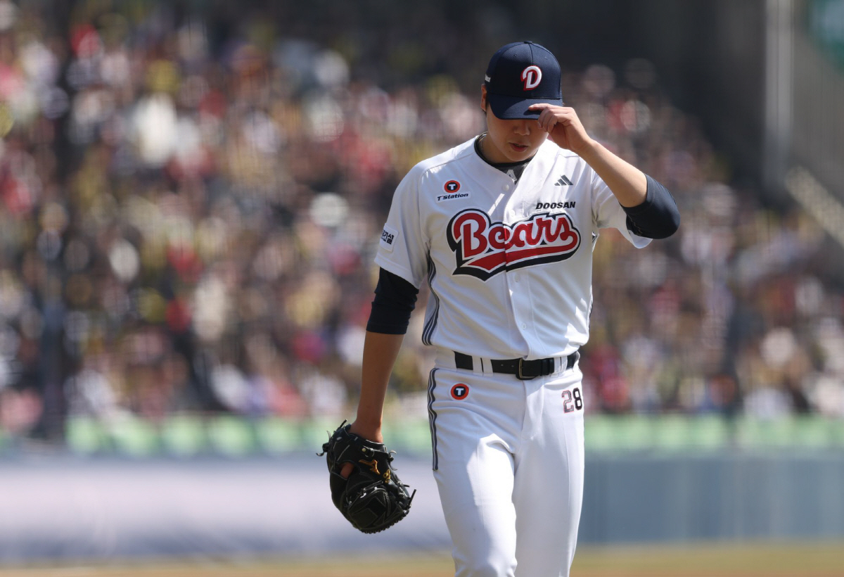 '충격 6실점' 왜 사령탑은 질책했나…"열받은 게 보이더라, 팀원들한테도…