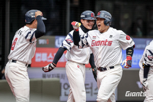 '유강남 연타석포 → 4홈런 폭발' 승률 9할 육박 롯데, 한화 2연전 싹쓸이[부산 리뷰]