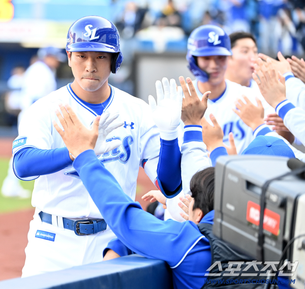 '이주헌 또 홈런, 0.414' 우승후보 LG, 삼성, 35안타 달구벌 …