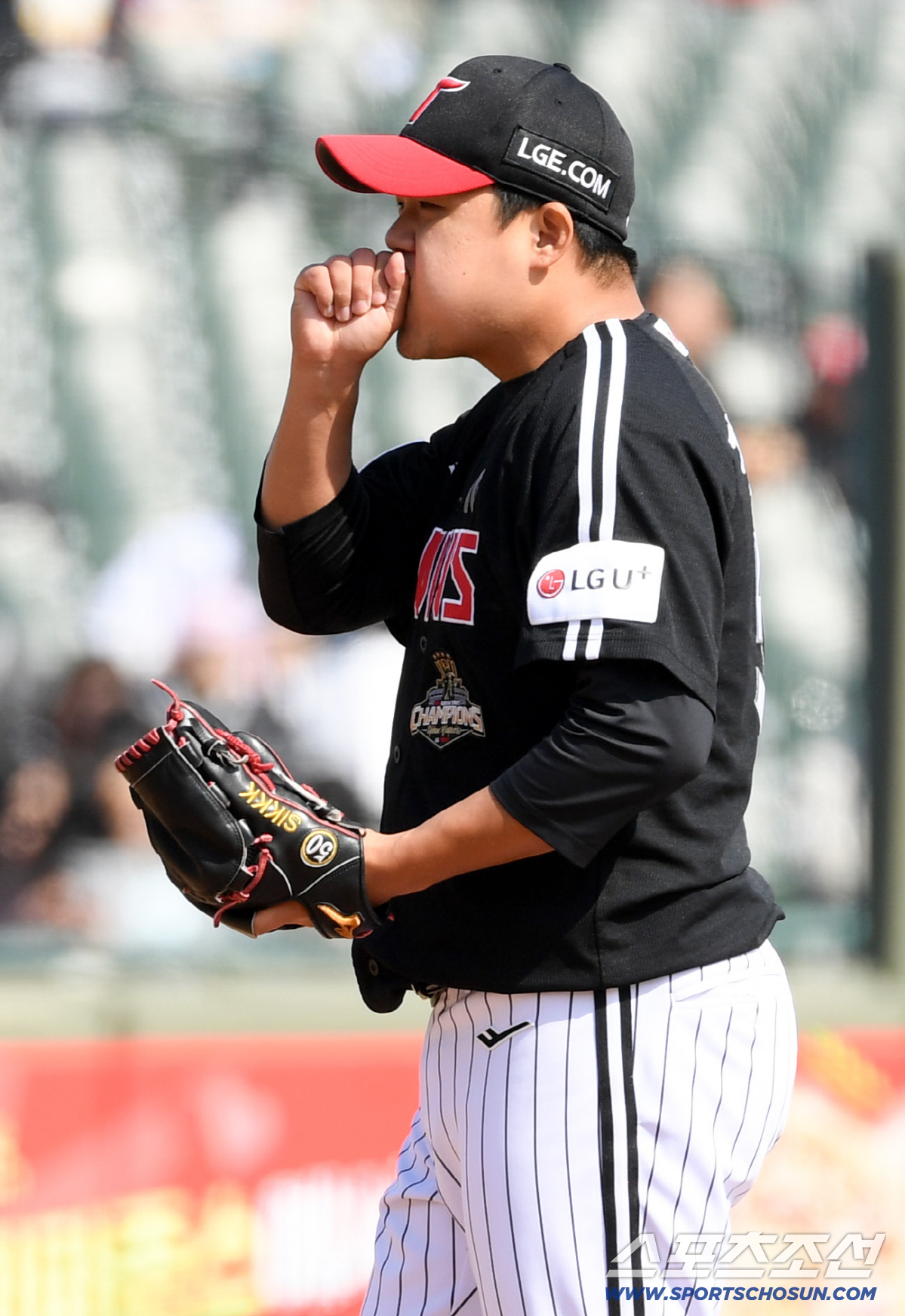 "이런 상황, 제일 어렵다" 멀찌감치 선 '타자' 홍승원 상대 장현식의 …