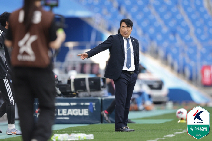 [현장인터뷰]김현석 감독, "이동경은 더 뛰길 원했다, '23분만에 재교…