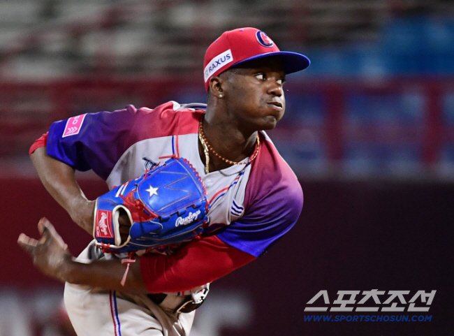 개막 5일전인데? '김도영 만루포' 그 투수, 우승 이끈 MVP가 실종됐…