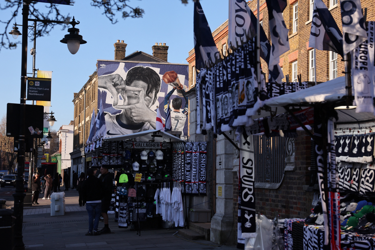 "손흥민이 그리워요" 대규모 시위까지 멈춘 토트넘 팬들의 강등 공포…노팅…