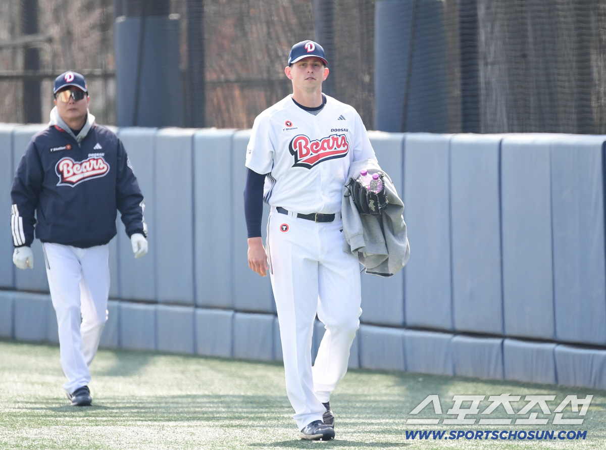 '압도적 1위' 폰세 위협할 기세, '15억' 초대박 터지나…"자꾸 볼 …